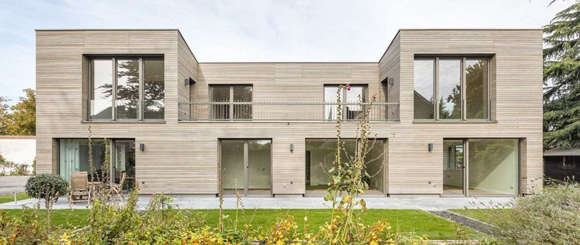 Modernes Haus mit Holzfassade